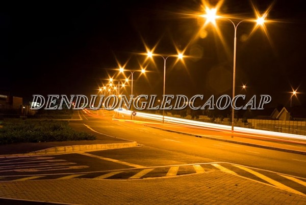 Đèn đường LED D14-180 chiếu sáng đường cao tốc